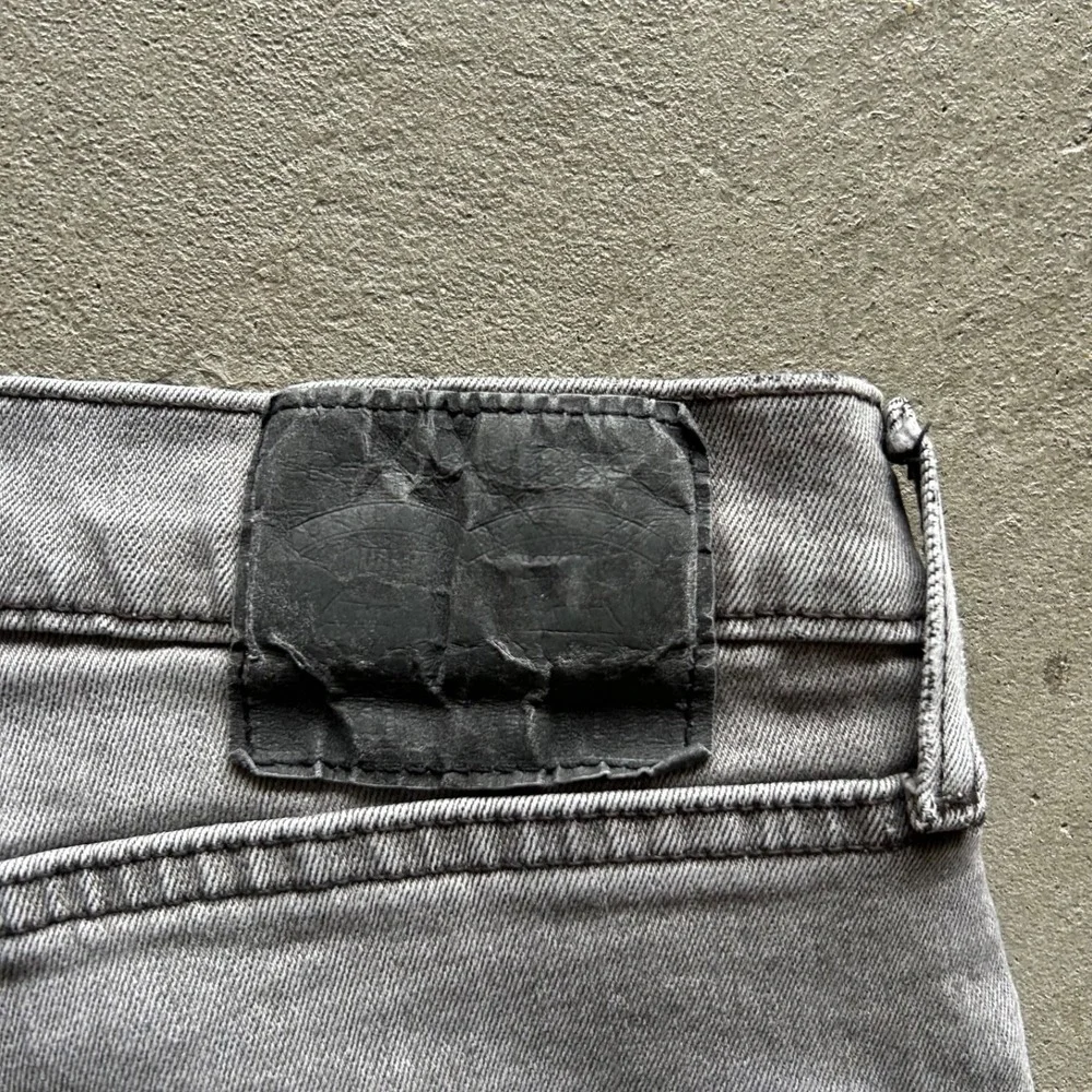 Levis 541 Jeans Size 31x32 Faded Black Gray Light Wash‎ Denim Athletic Tapered